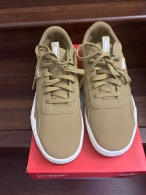 New Puma Men's Tan Sneakers with White Sole. Size 10